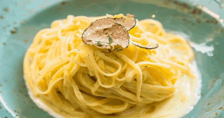 Make Gordon Ramsay's Spaghetti Carbonara with This Foolproof Recipe!