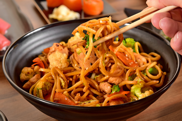 Healthy Chicken Stir Fry with Noodles