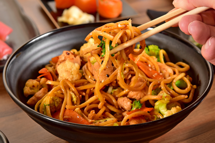 asian-inspired-delight-chicken-stir-fry-with-rice-noodles-hell-s-kitchen