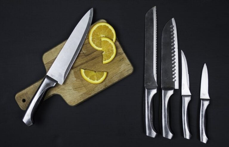 knife set with chopping board