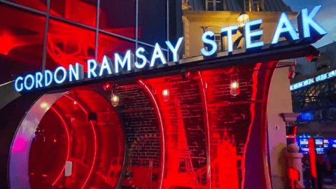gordon ramsay steak steak with uk, american, and other influences