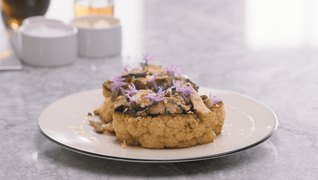 Gordon shows you how to turn a simple cauliflower head into an extraordinary vegetarian dish. Discover how to perfectly sear cauliflower "steaks" and whip up a tasty olive pistou with sautéed porcinis for topping.