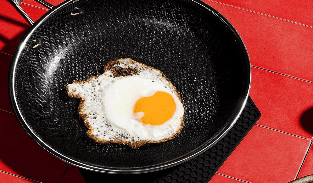 hexclad egg pan2